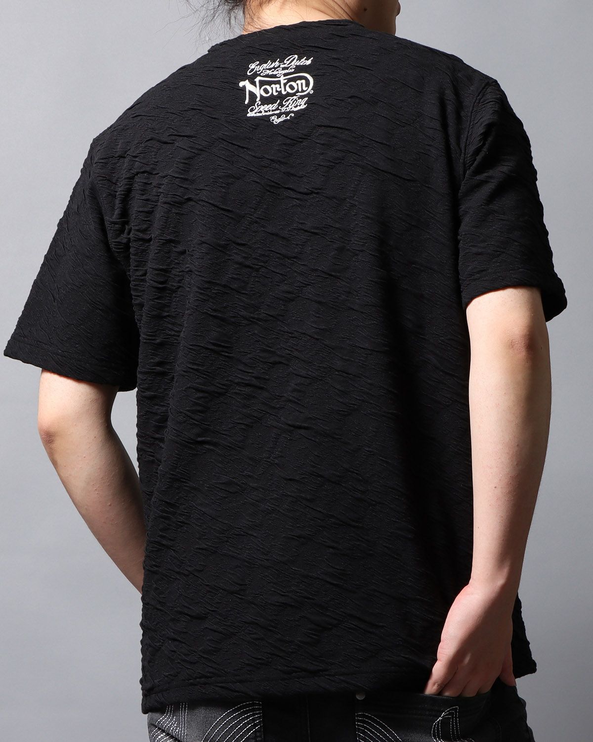 ブラック：178cm/75kg(Lサイズ着用)