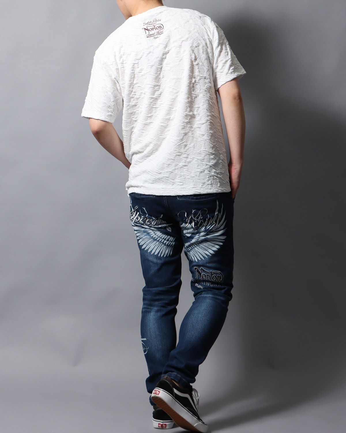 オフホワイト：178cm/75kg(Lサイズ着用)