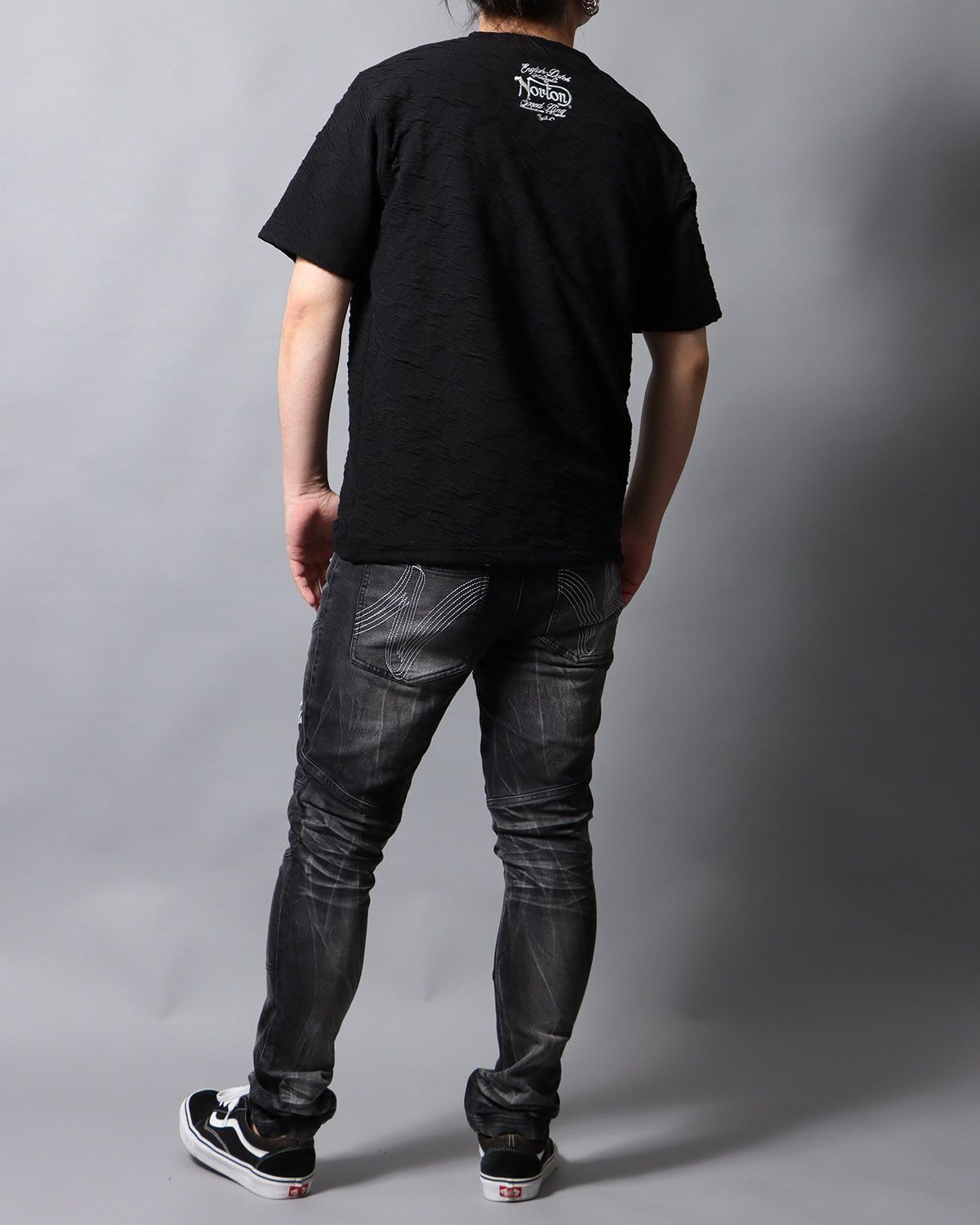 ブラック：178cm/75kg(Lサイズ着用)