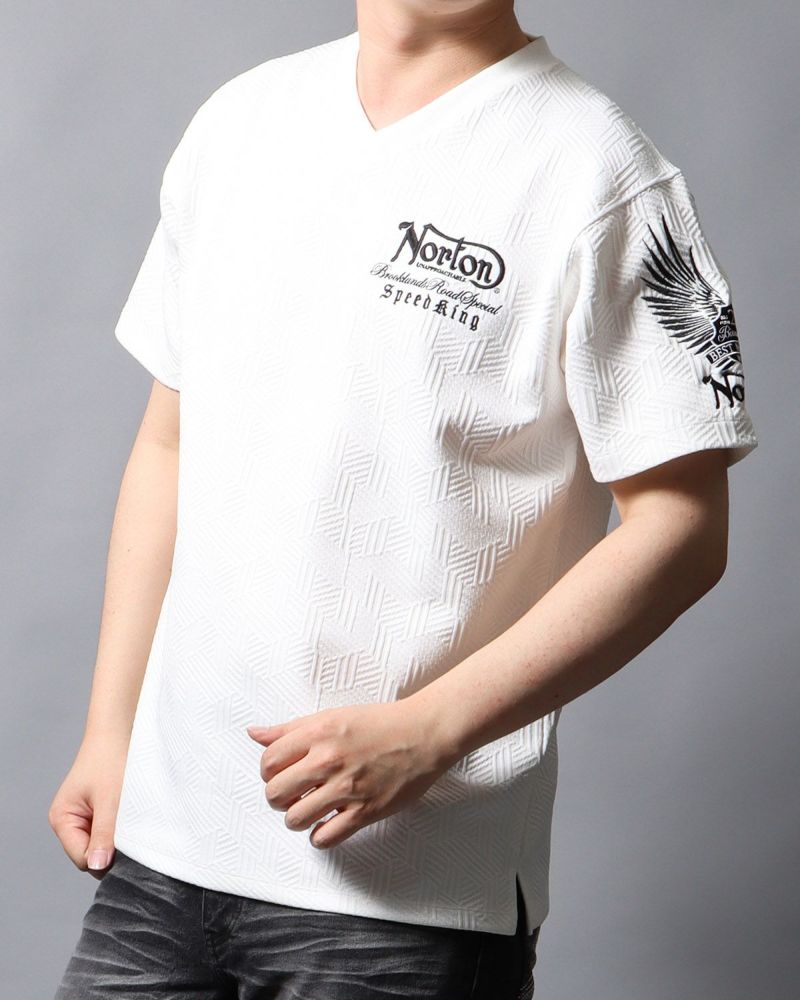 ホワイト：178cm/75kg(Lサイズ着用)