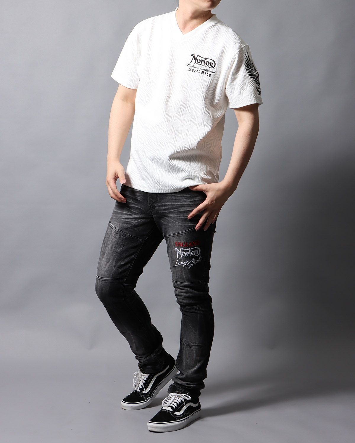 ホワイト：178cm/75kg(Lサイズ着用)