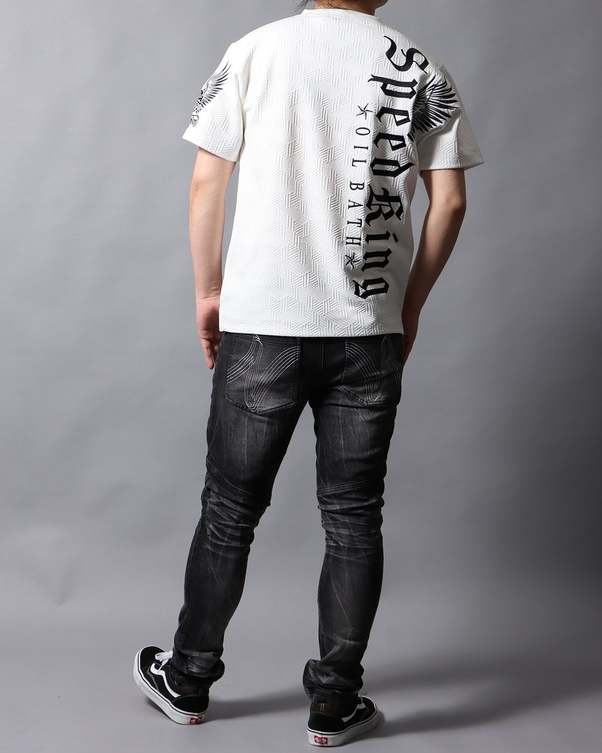 ホワイト：178cm/75kg(Lサイズ着用)