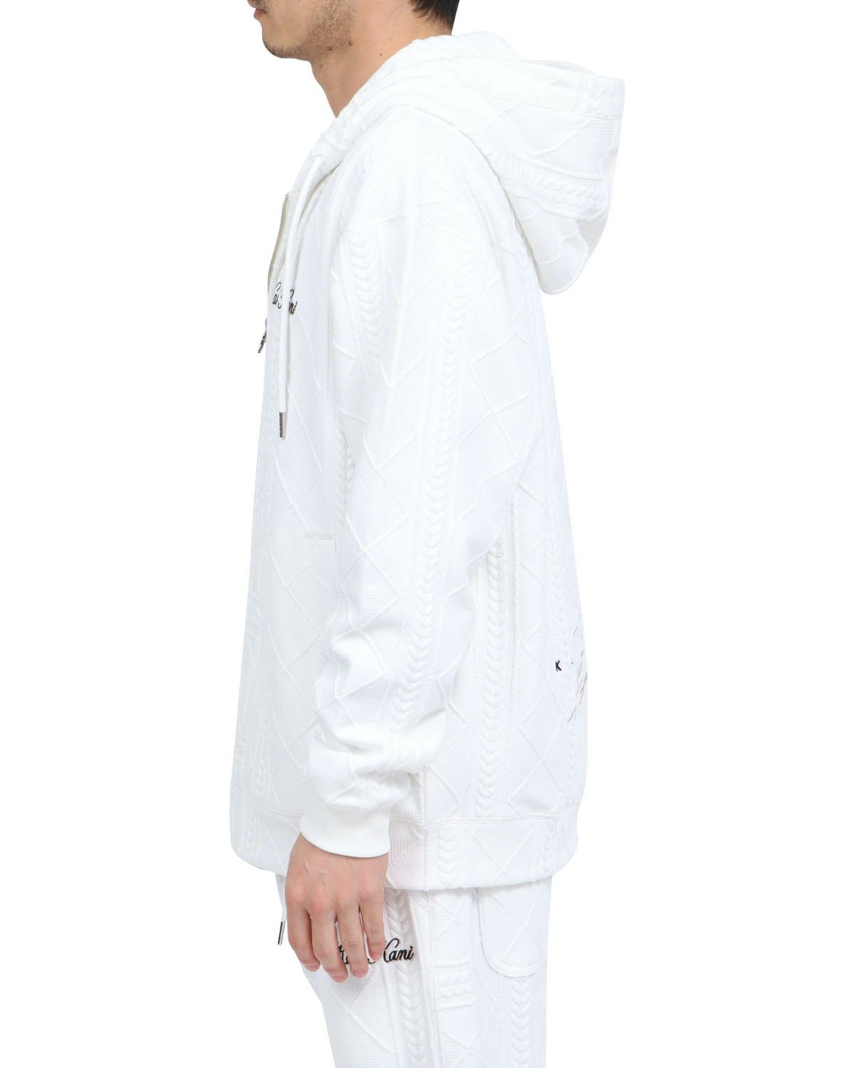 ホワイト：180cm67kg(Lサイズ着用)