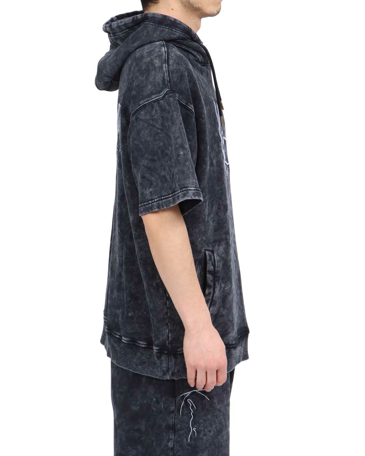 ブラック：180cm67kg(Lサイズ着用)