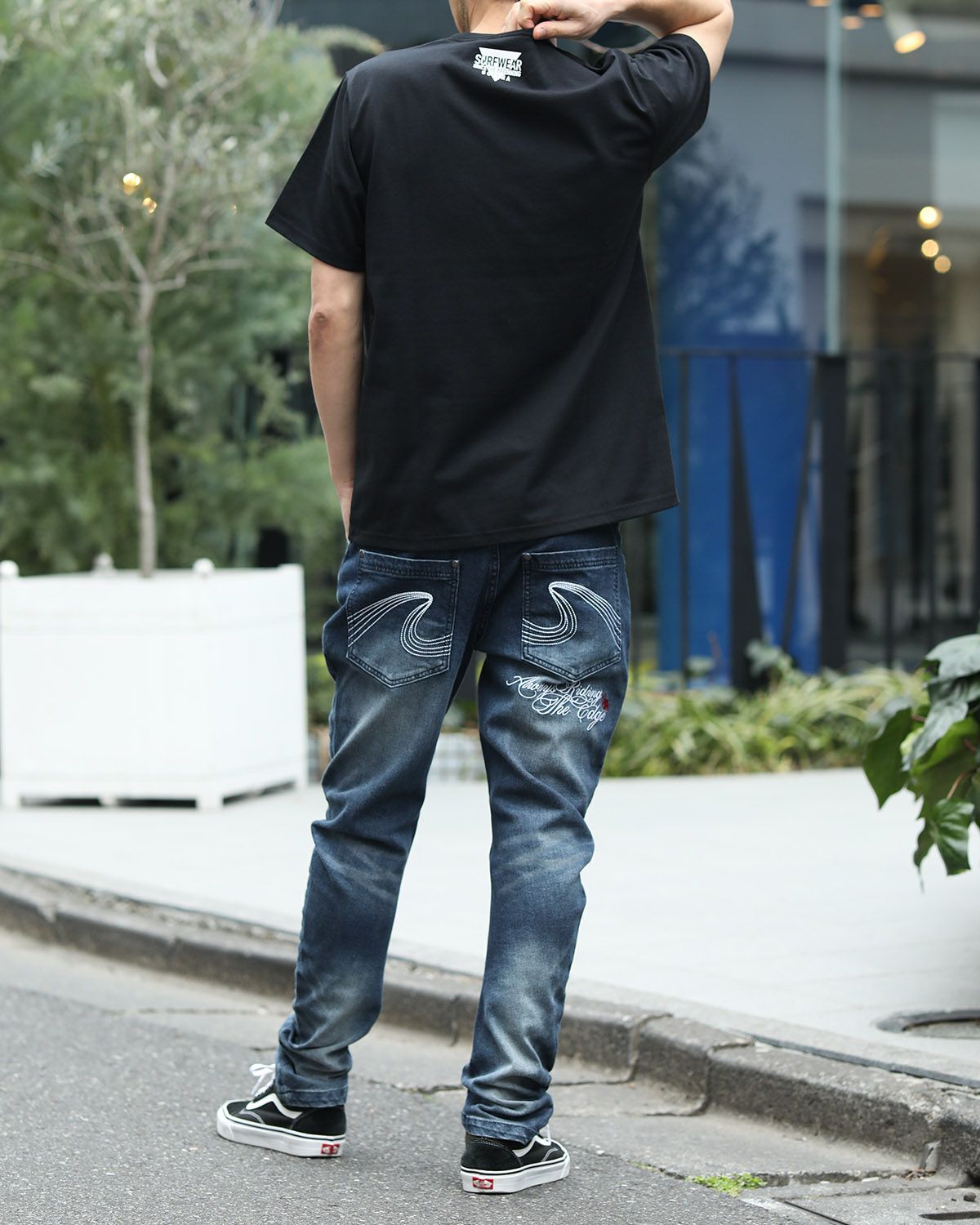 ブラック：180cm67kg(Lサイズ着用)