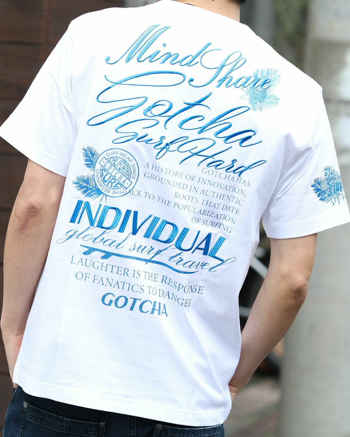 ホワイト：180cm67kg(Lサイズ着用)