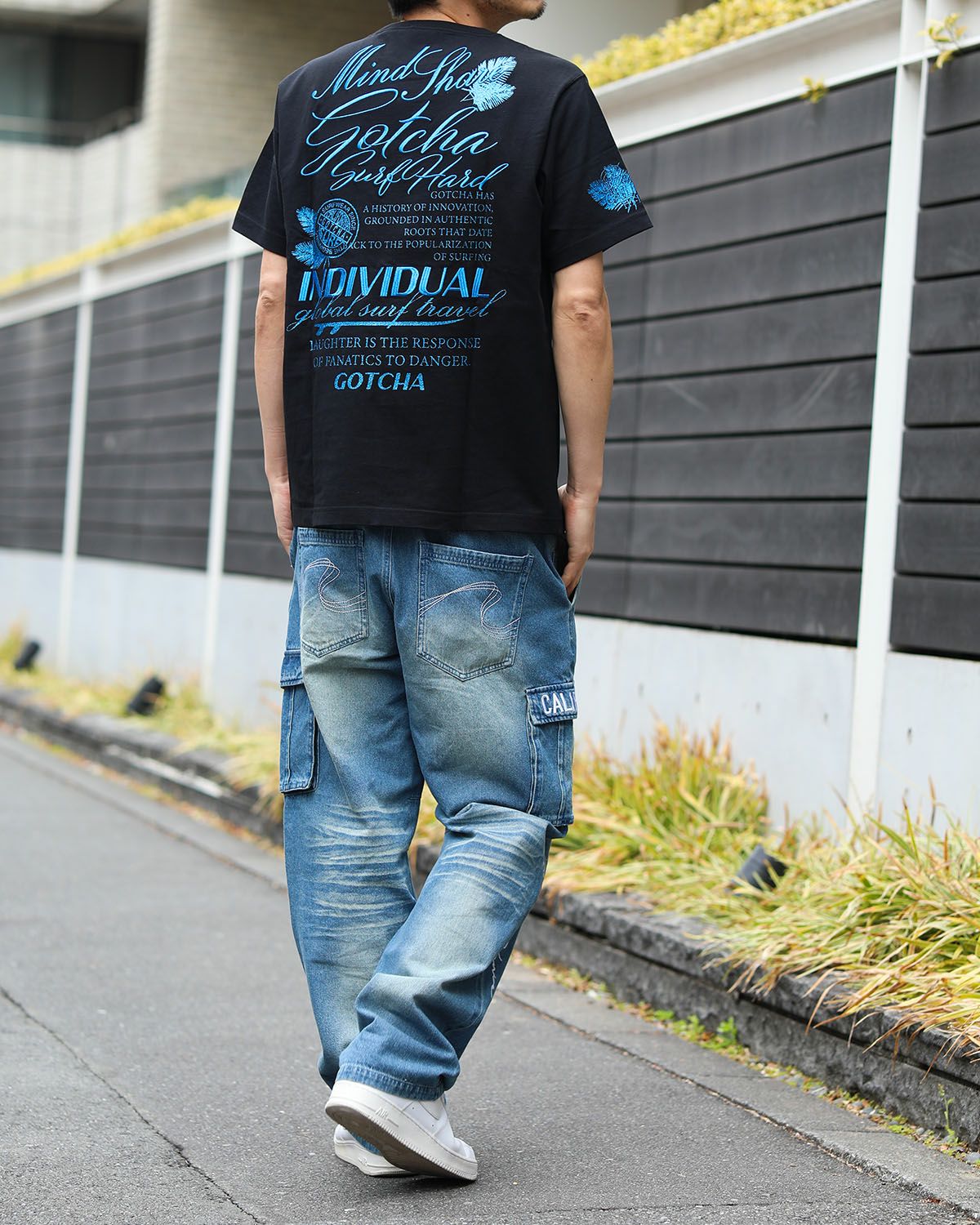 ブラック：180cm67kg(Lサイズ着用)