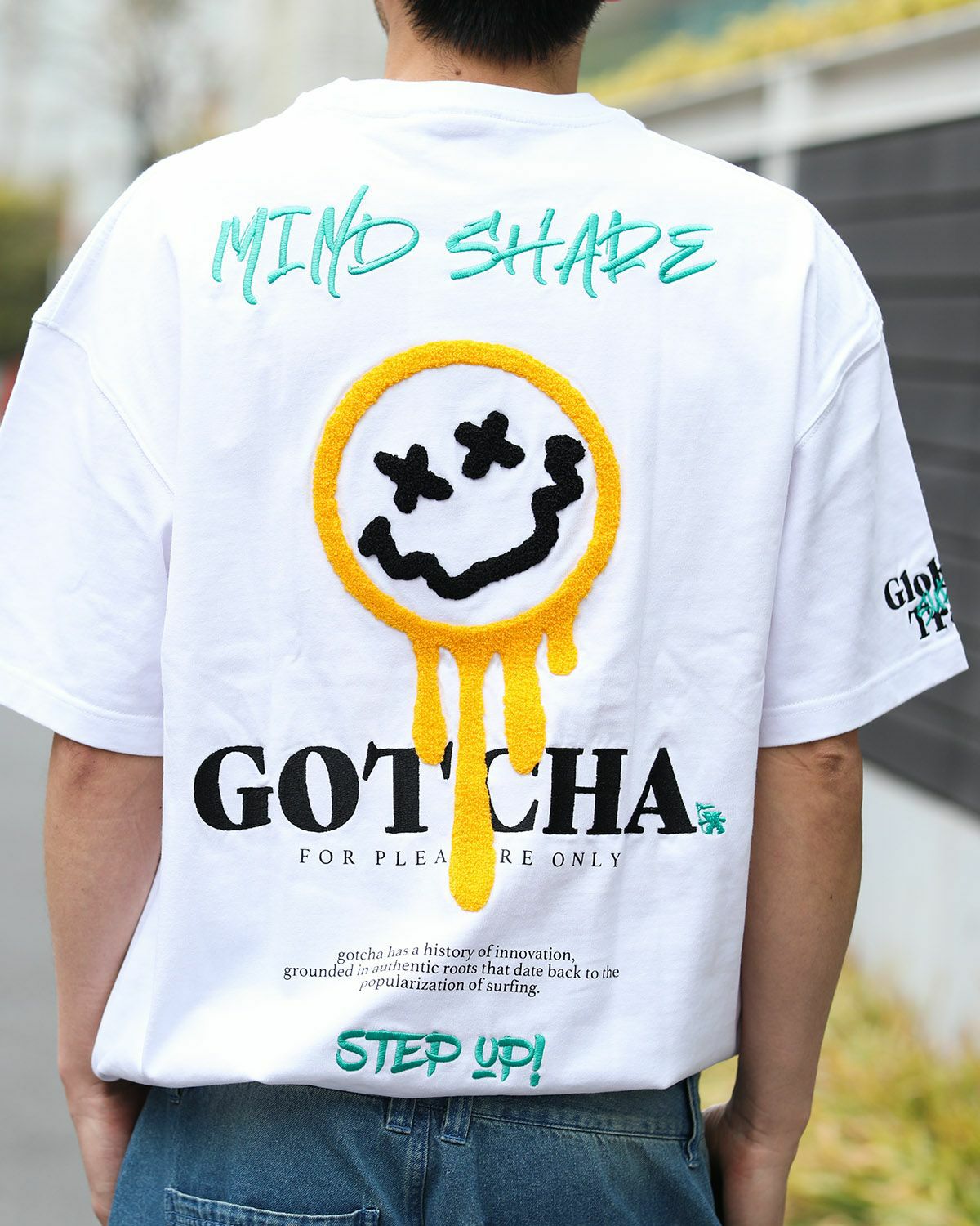 ホワイト：180cm67kg(Lサイズ着用)