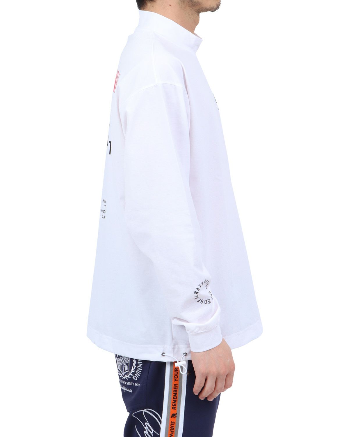 ホワイト：180cm67kg(Lサイズ着用)