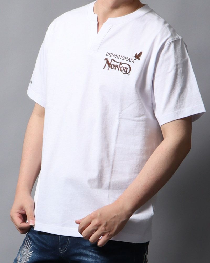 ホワイト：178cm/75kg(Lサイズ着用)