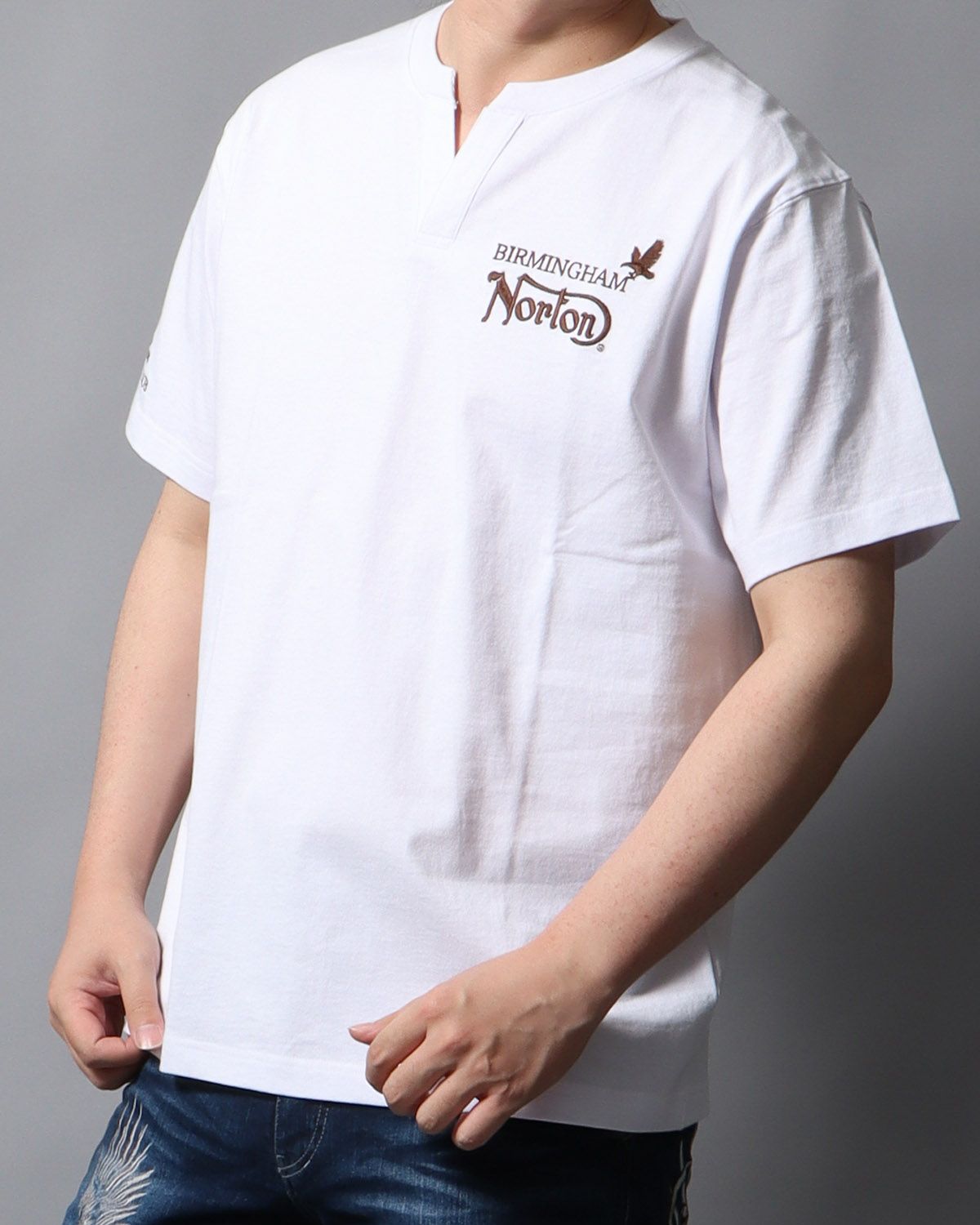 ホワイト：178cm/75kg(Lサイズ着用)