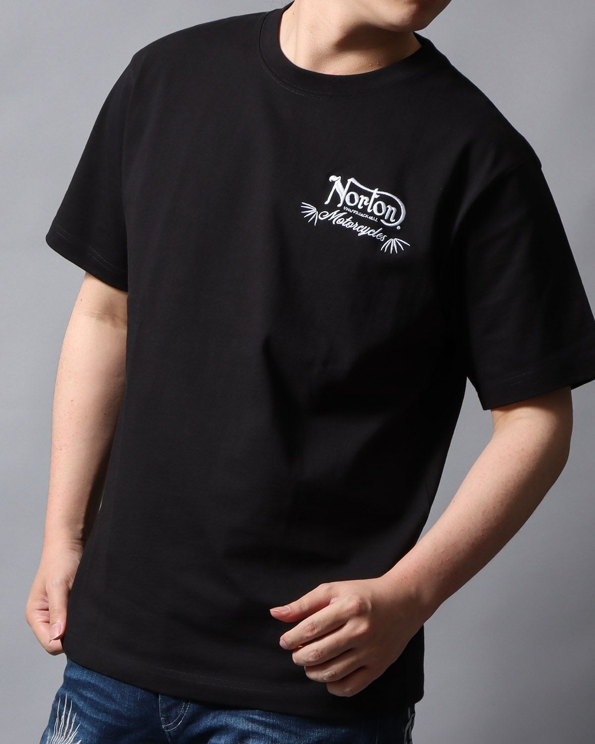 ブラック：178cm/75kg(Lサイズ着用)