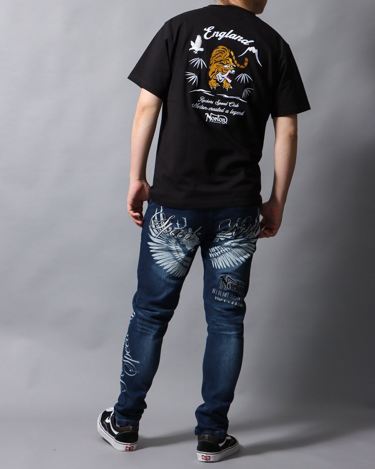 ブラック：178cm/75kg(Lサイズ着用)