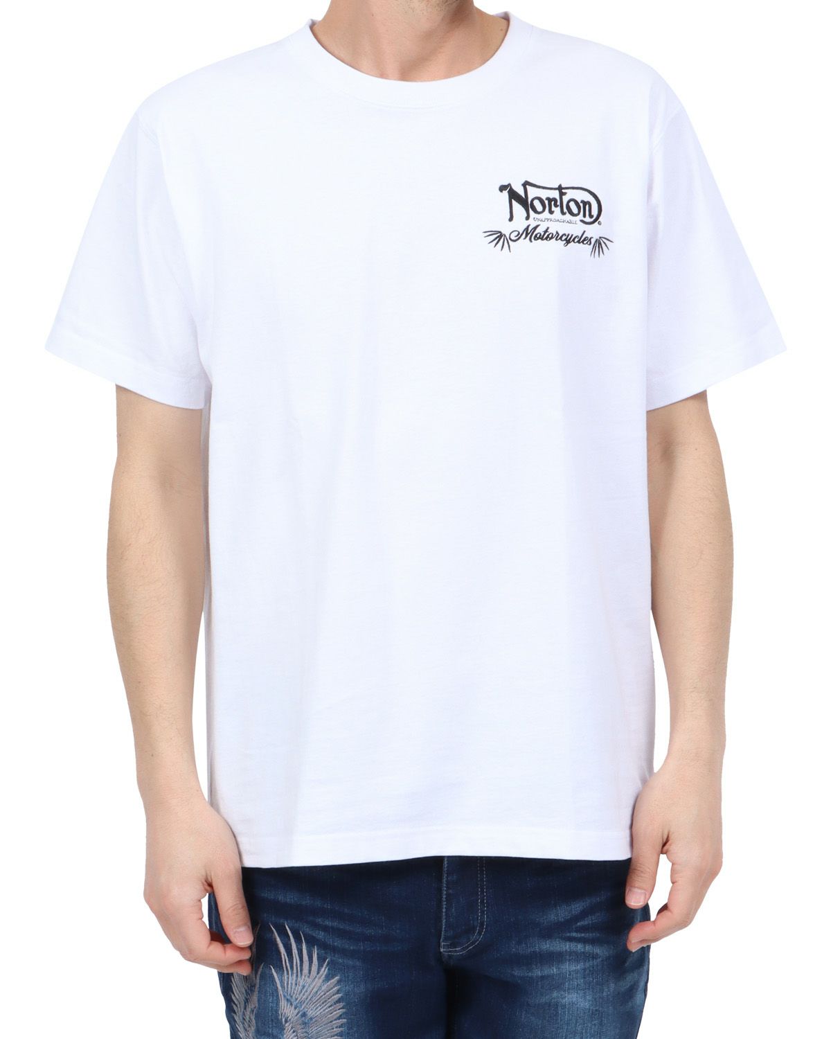 ホワイト：180cm67kg(Lサイズ着用)