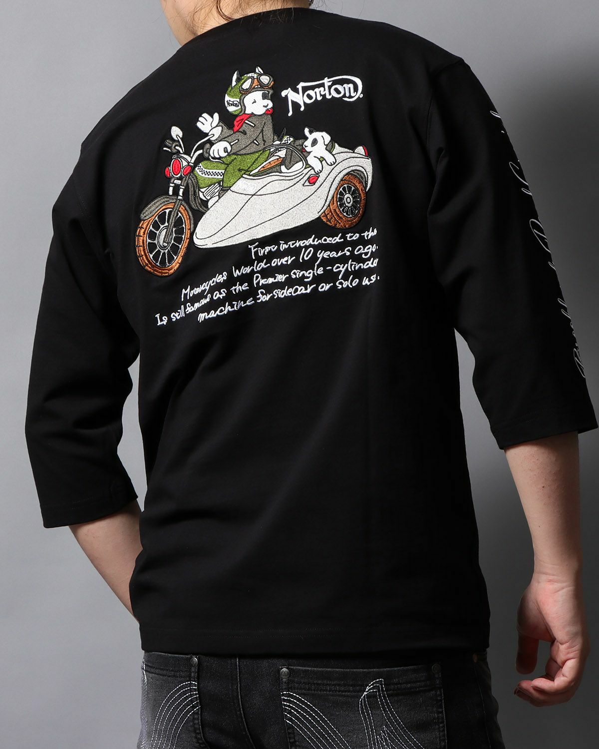 ブラック：178cm/75kg(Lサイズ着用)