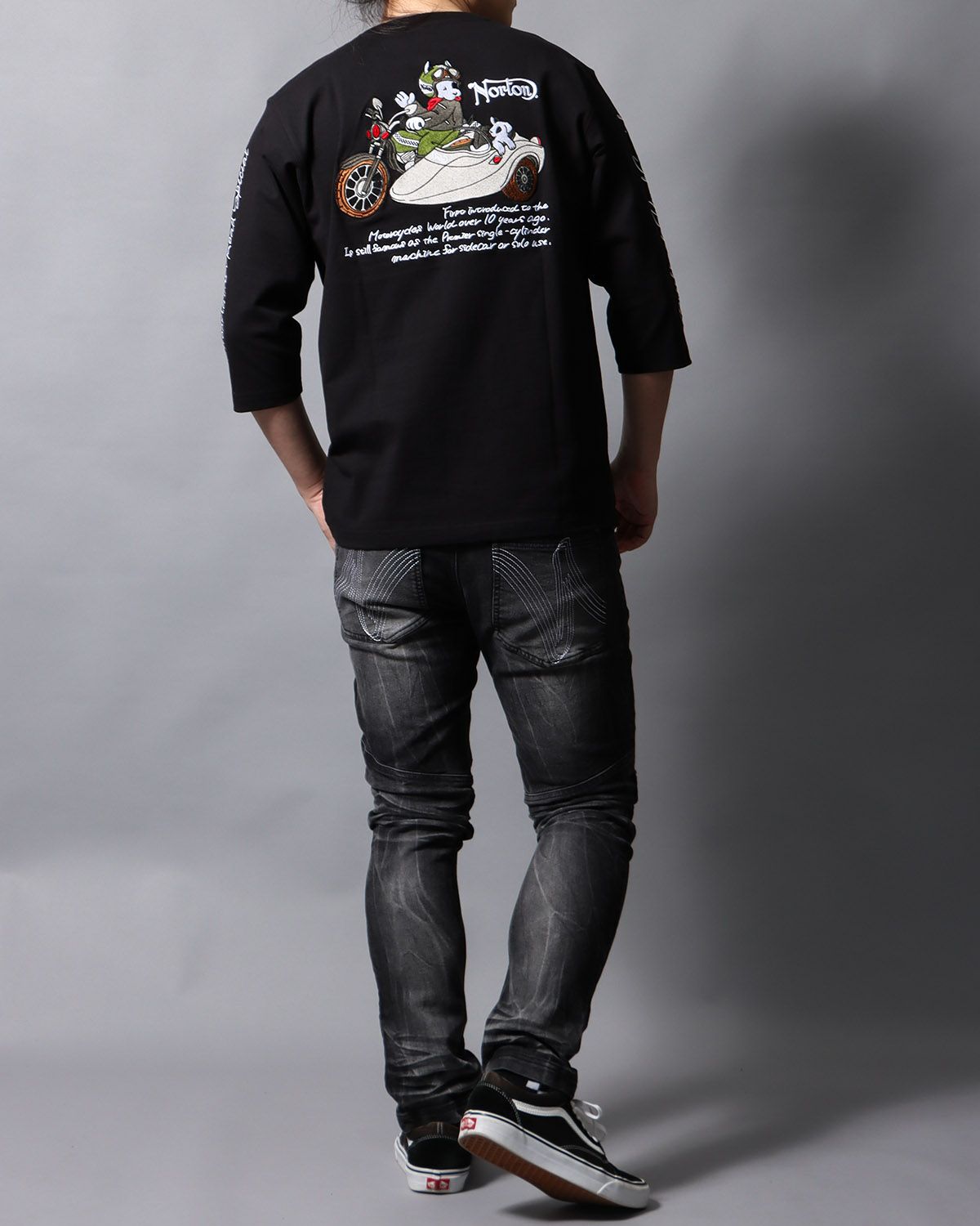 ブラック：178cm/75kg(Lサイズ着用)