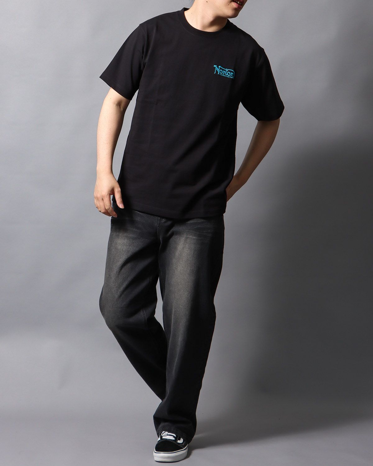 ブラック：178cm/75kg(Lサイズ着用)