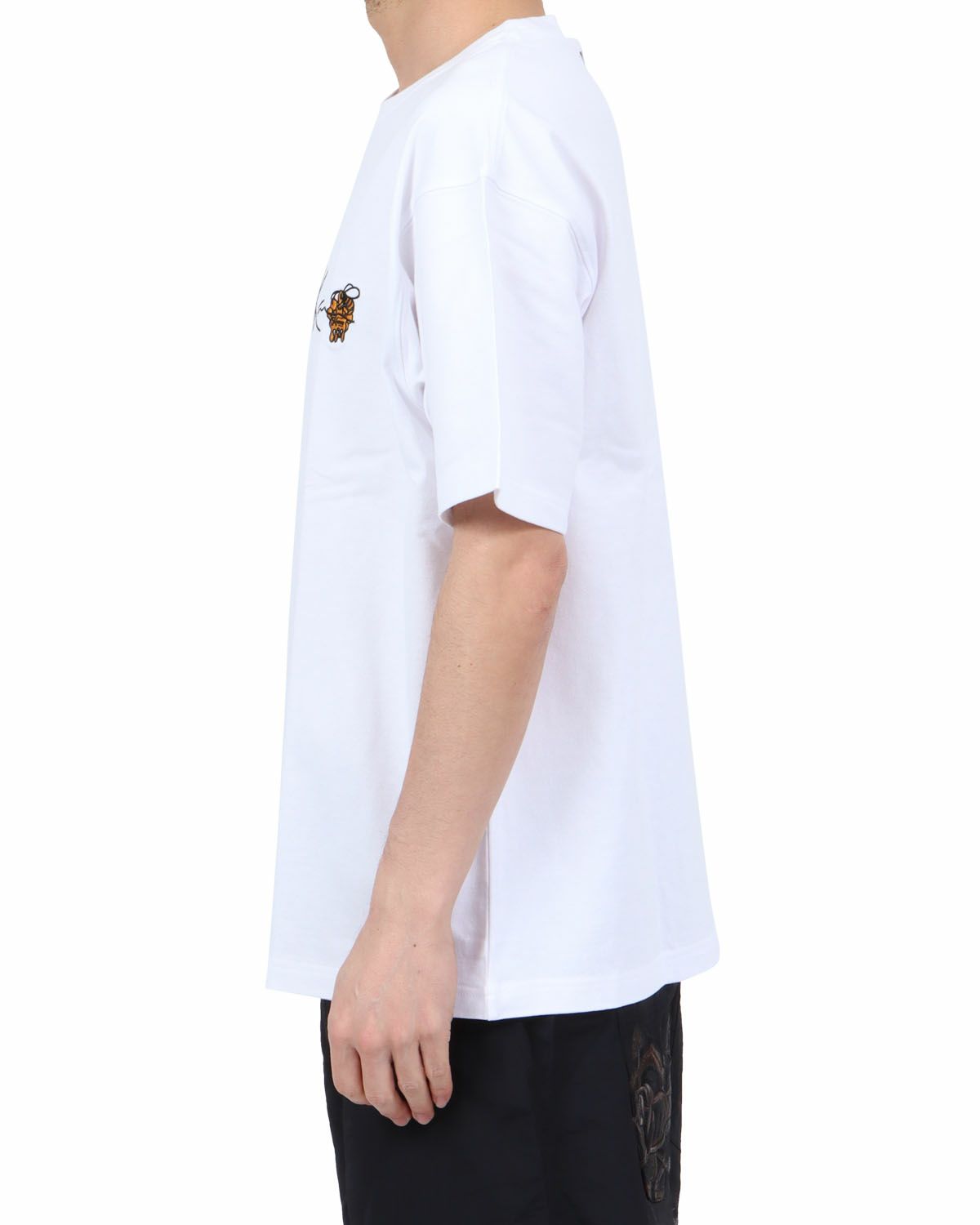 ホワイト：180cm67kg(Lサイズ着用)