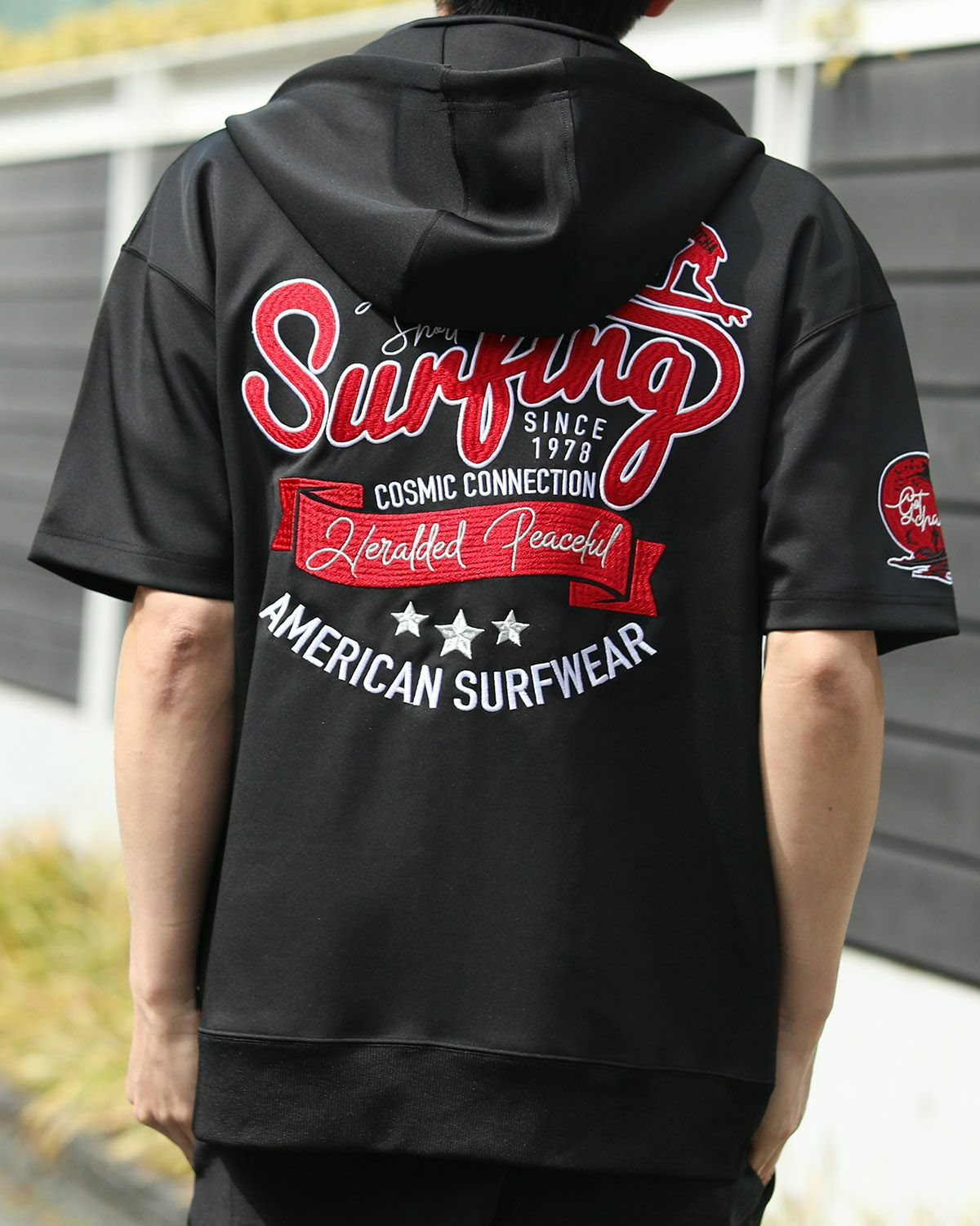 ブラック：180cm67kg(Lサイズ着用)