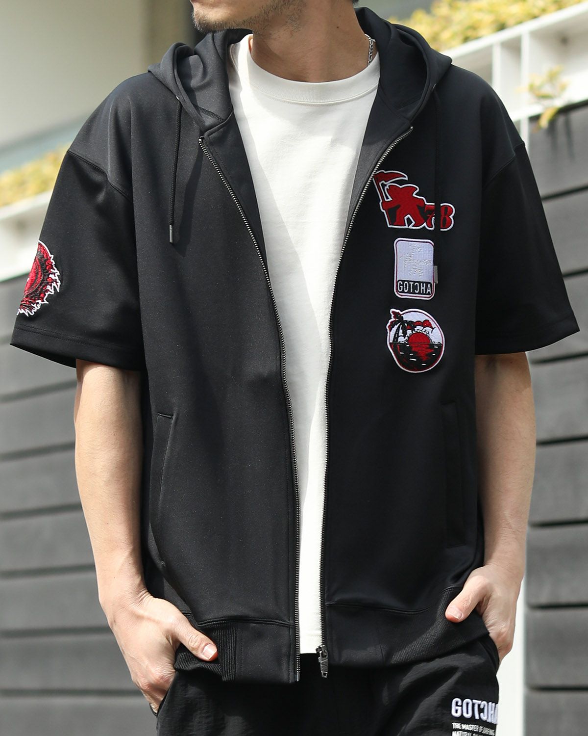 ブラック：180cm67kg(Lサイズ着用)