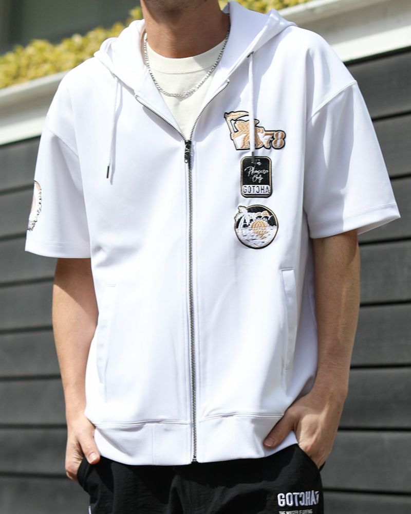 ホワイト：180cm67kg(Lサイズ着用)