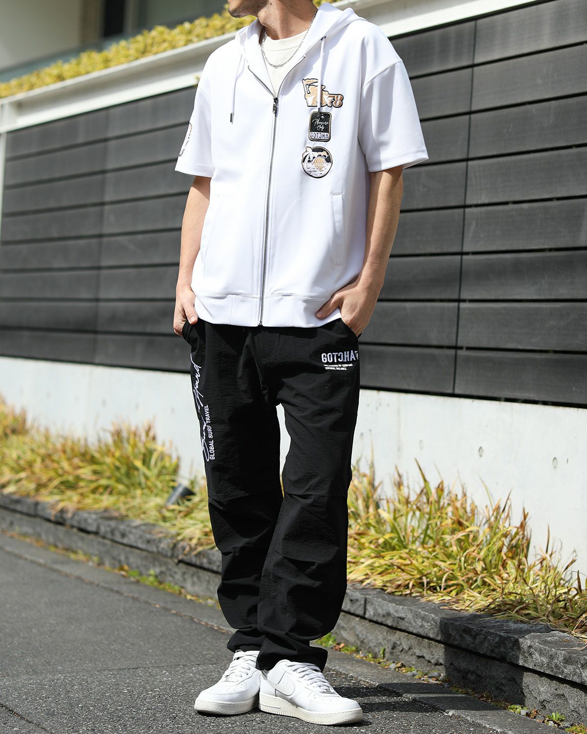 ホワイト：180cm67kg(Lサイズ着用)