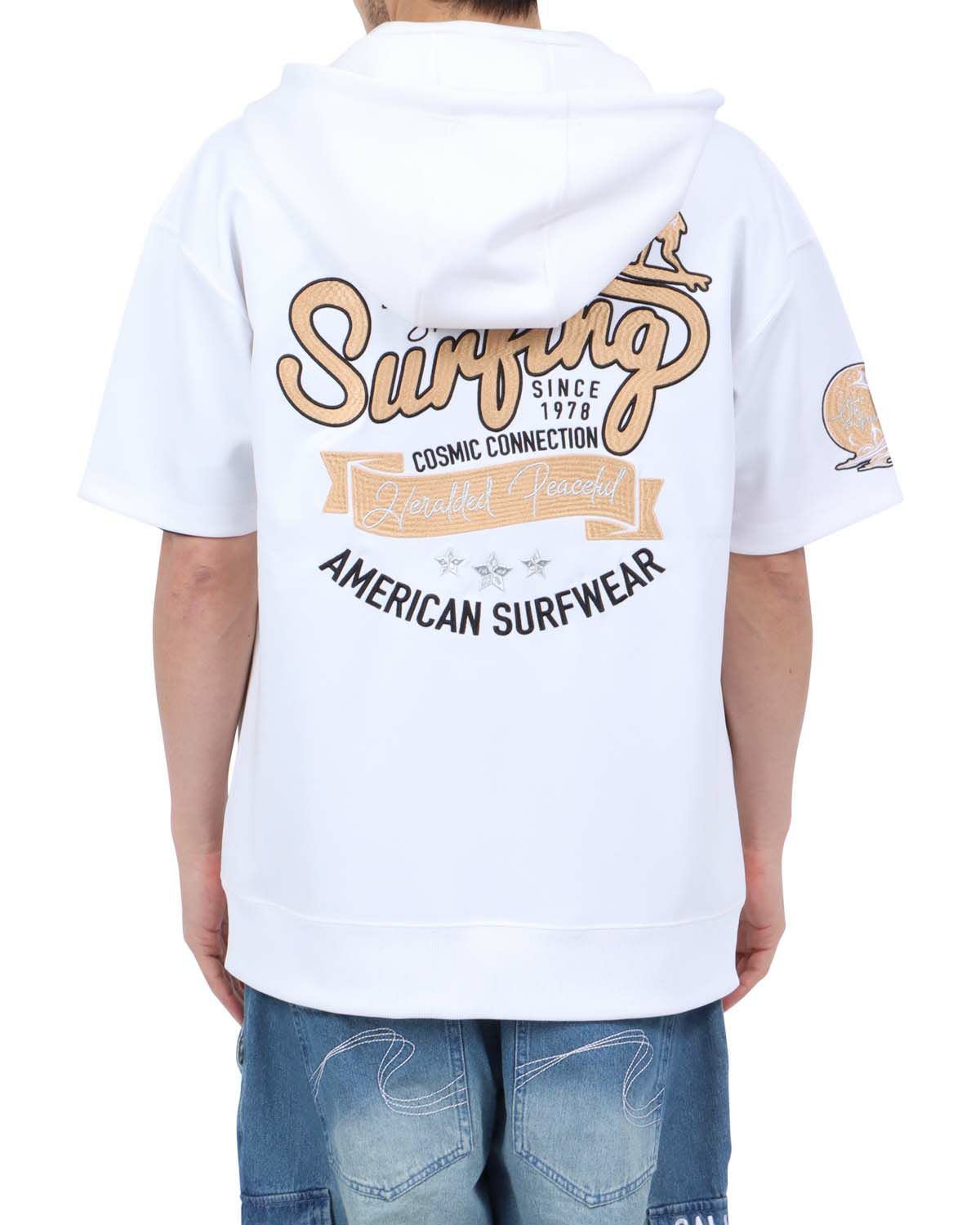 ホワイト：180cm67kg(Lサイズ着用)