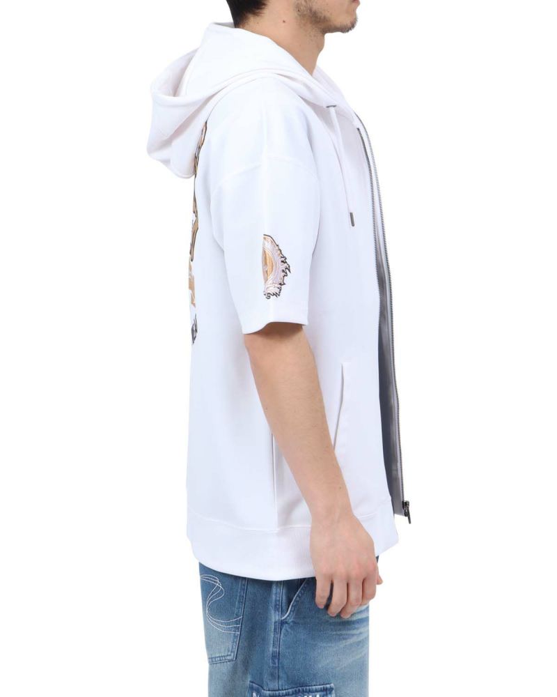 ホワイト：180cm67kg(Lサイズ着用)