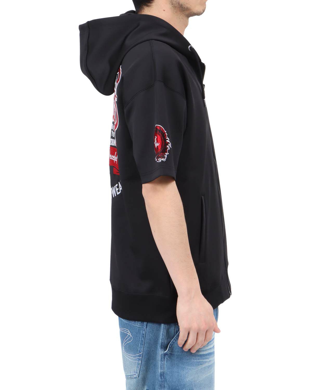 ブラック：180cm67kg(Lサイズ着用)