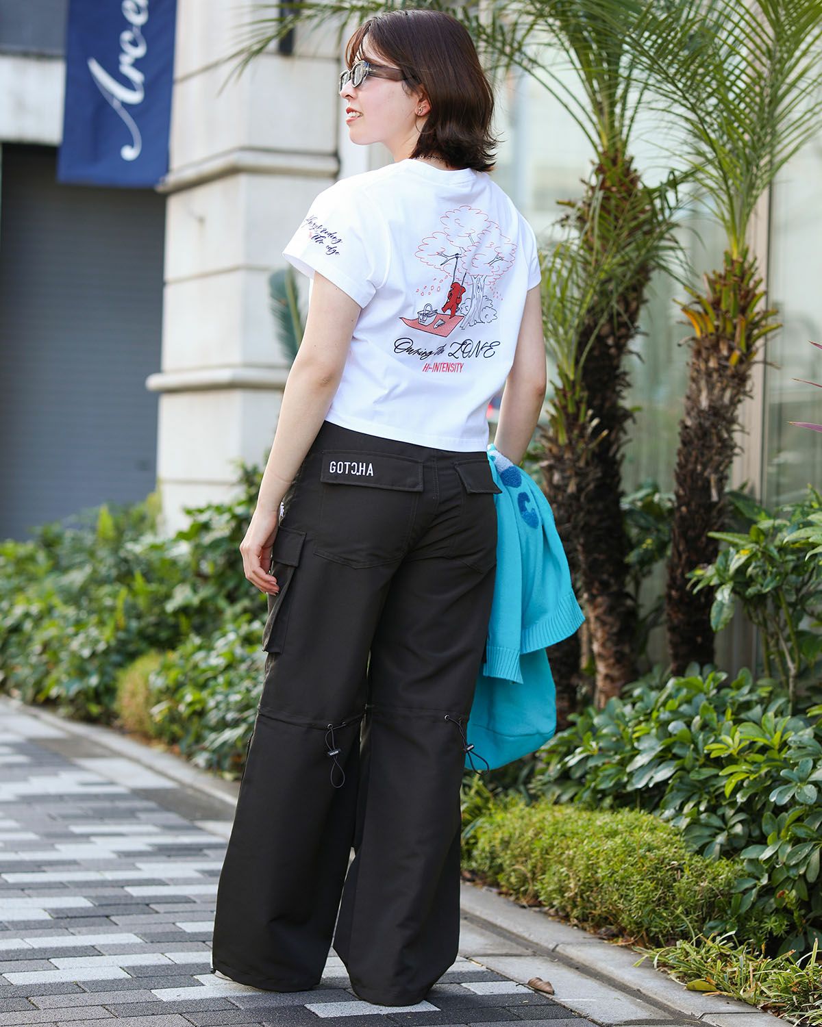 ホワイト:157cm(Lサイズ着用)