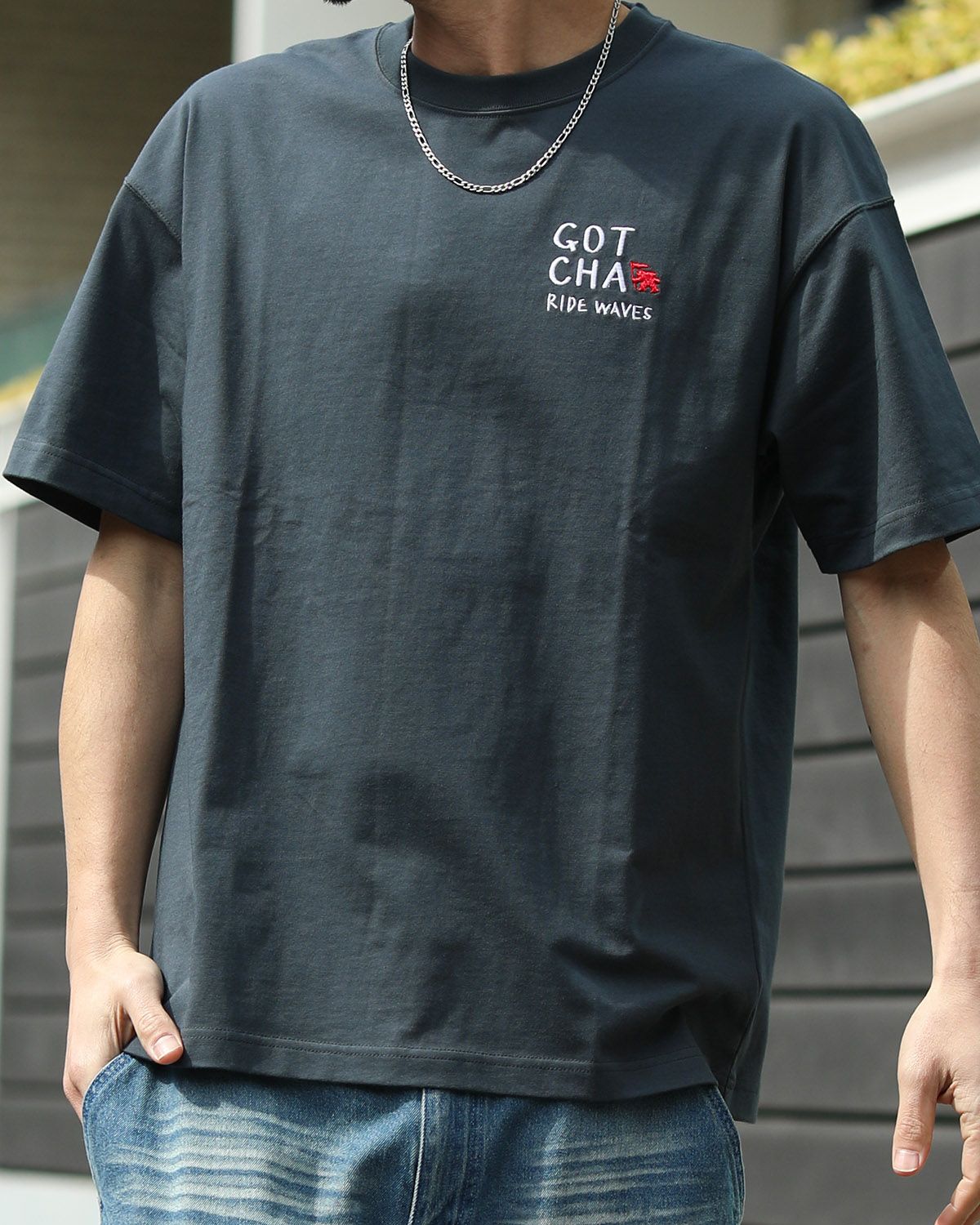 チャコール:180cm67kg(Lサイズ着用)