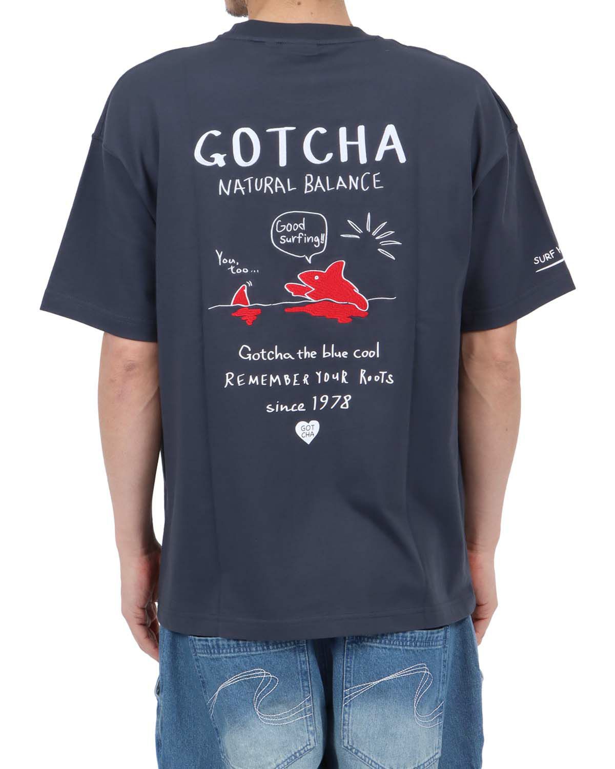 チャコール：180cm67kg(Lサイズ着用)