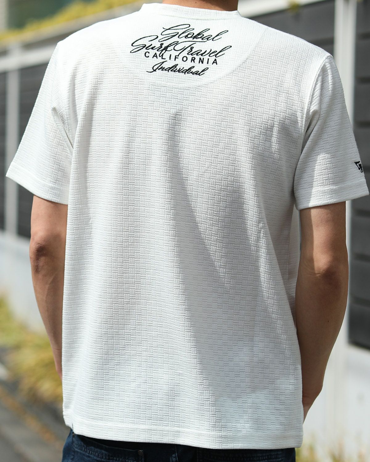 ホワイト：180cm67kg(Lサイズ着用)