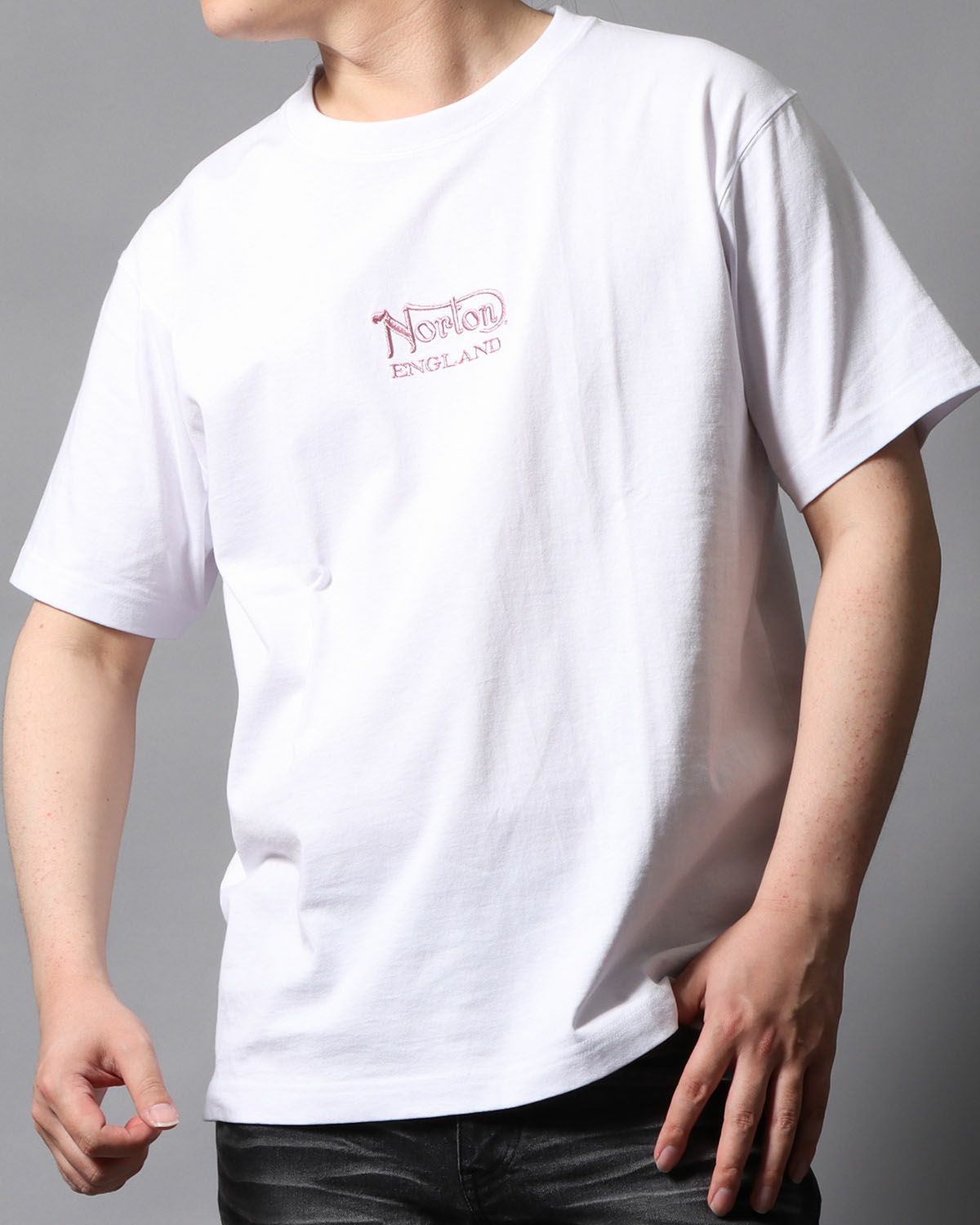 ホワイト：178cm/75kg(Lサイズ着用)