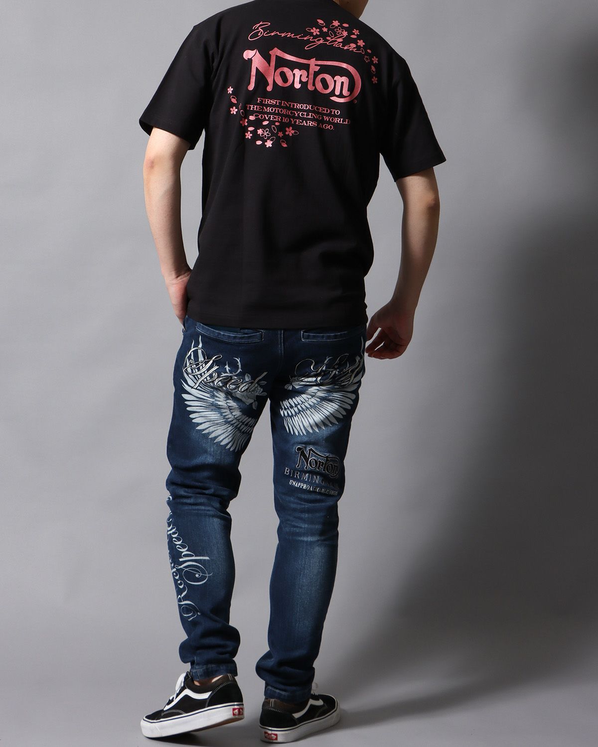 ブラック：178cm/75kg(Lサイズ着用)