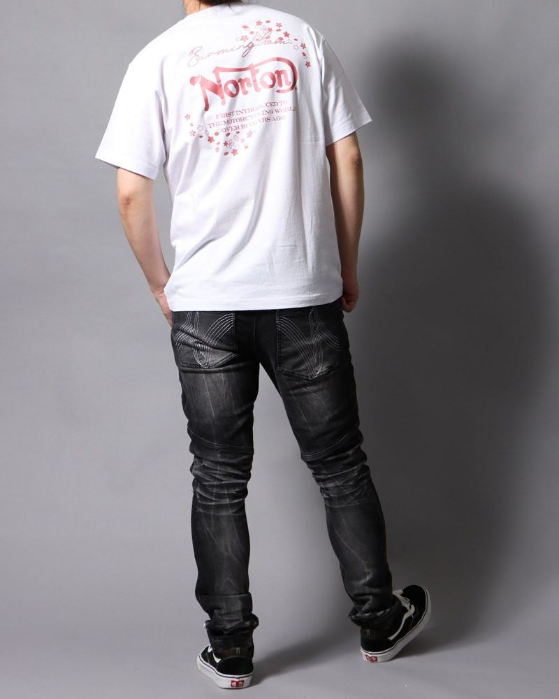 ホワイト：178cm/75kg(Lサイズ着用)