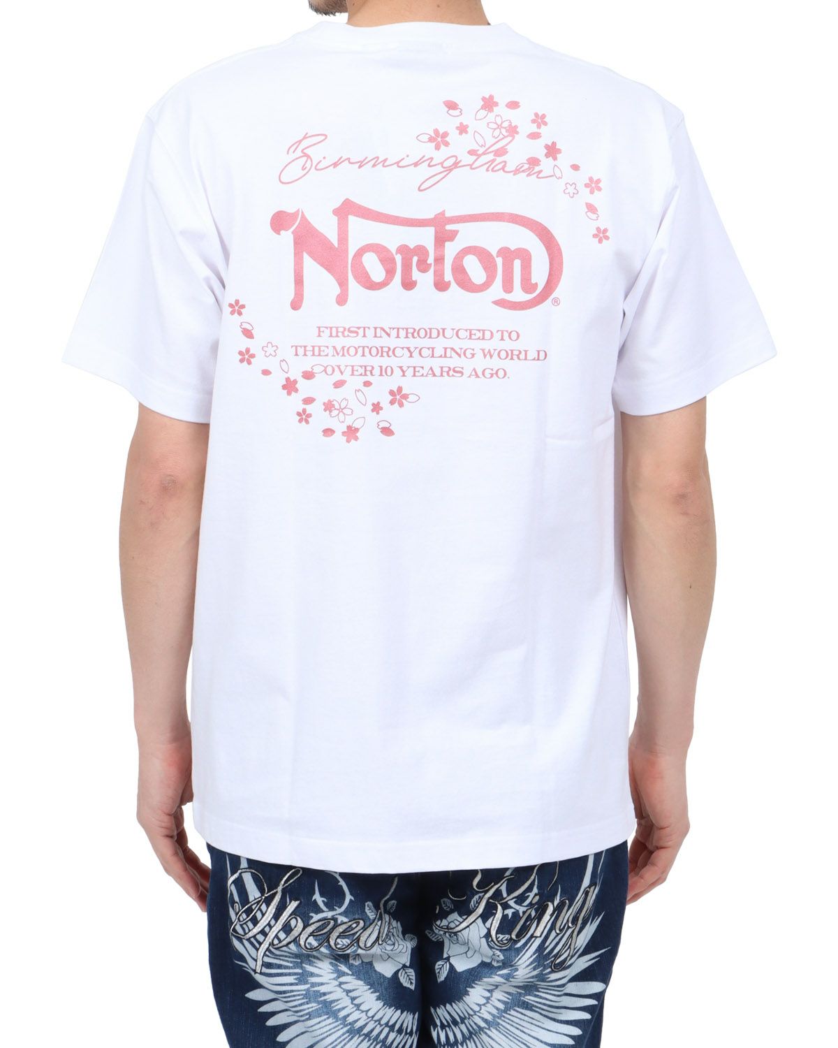 ホワイト：180cm67kg(Lサイズ着用)