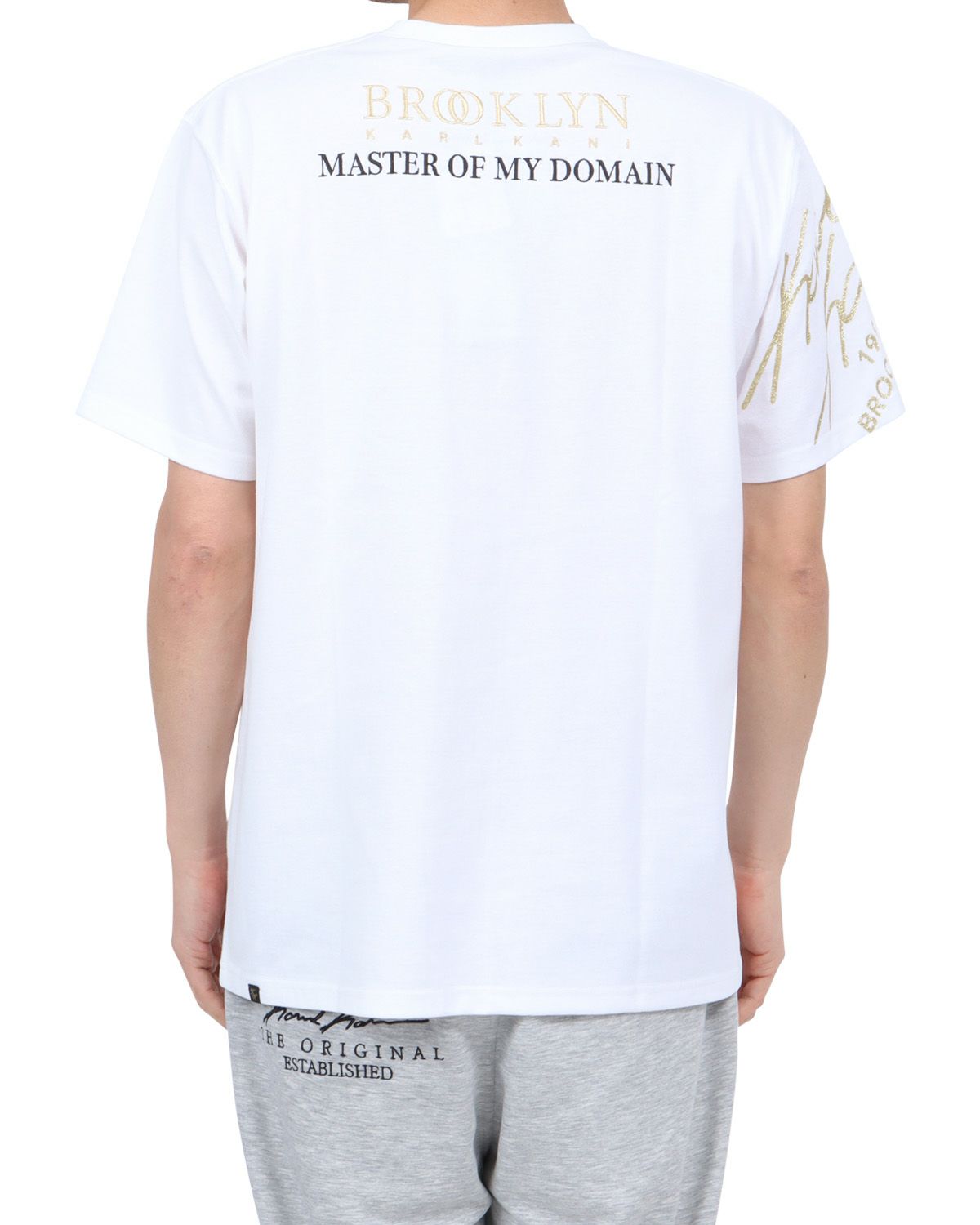 ホワイト：180cm67kg(Lサイズ着用)