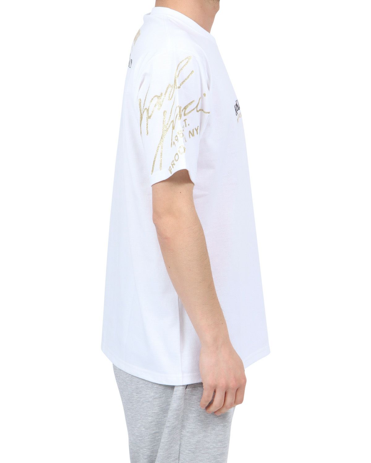 ホワイト：180cm67kg(Lサイズ着用)