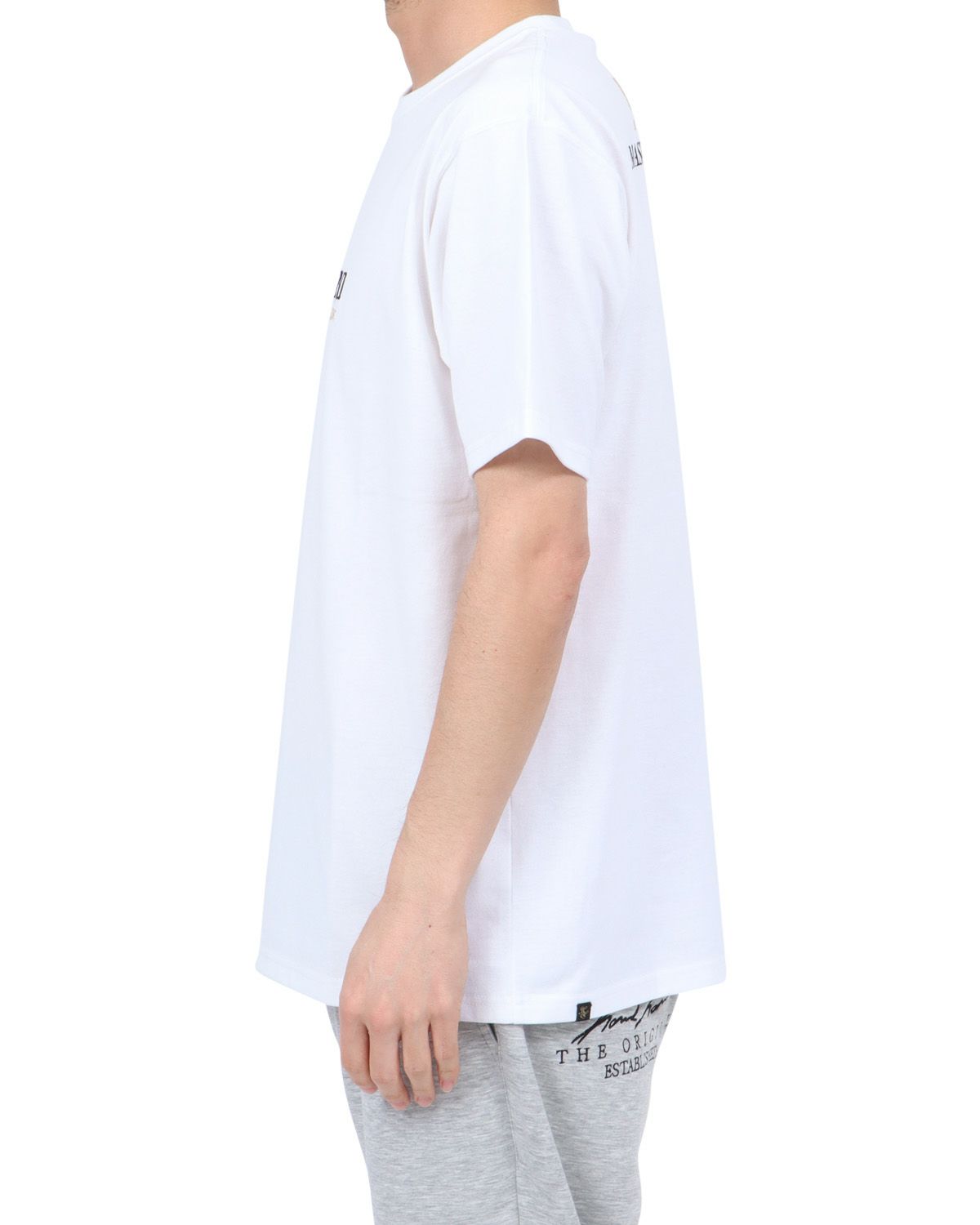 ホワイト：180cm67kg(Lサイズ着用)