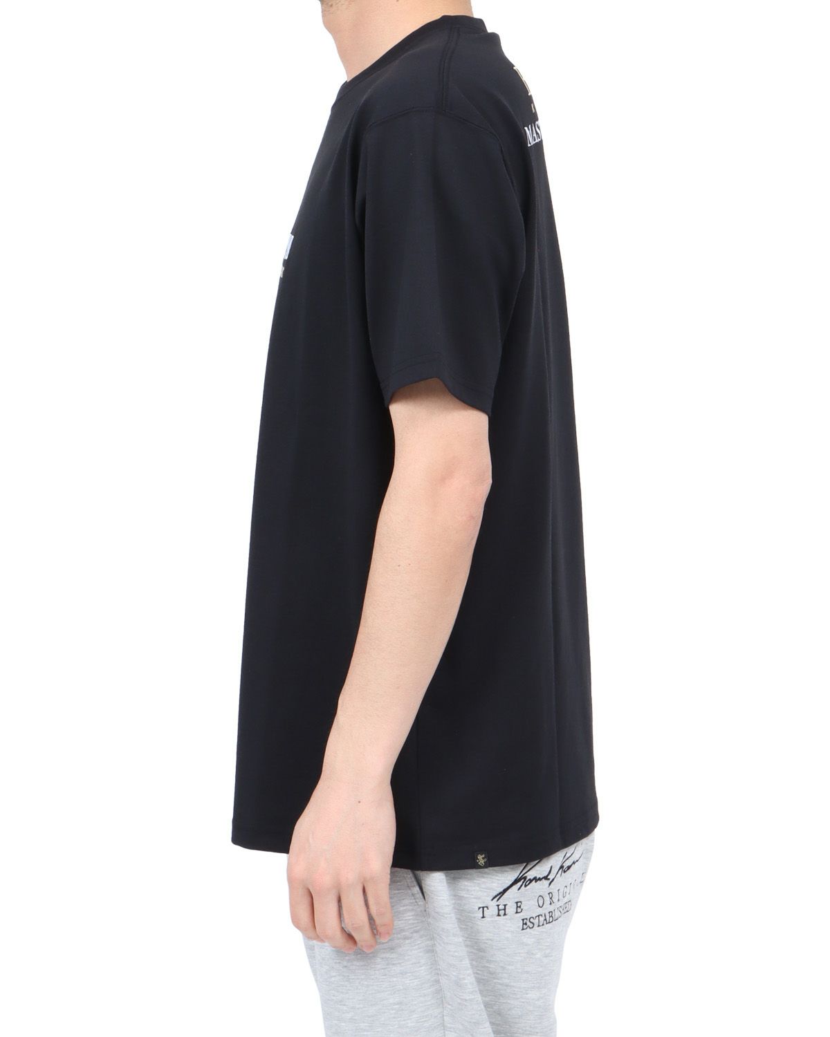 ブラック：180cm67kg(Lサイズ着用)