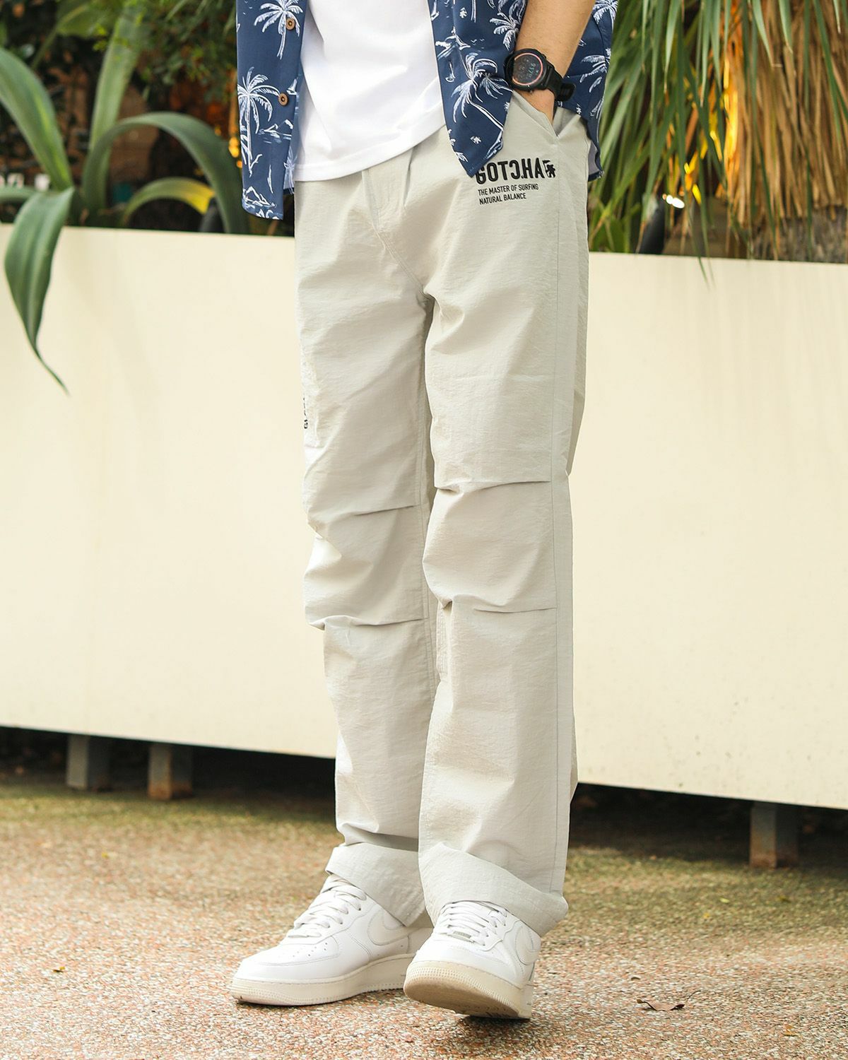 ライトグレー：183cm/70kg(Lサイズ着用)