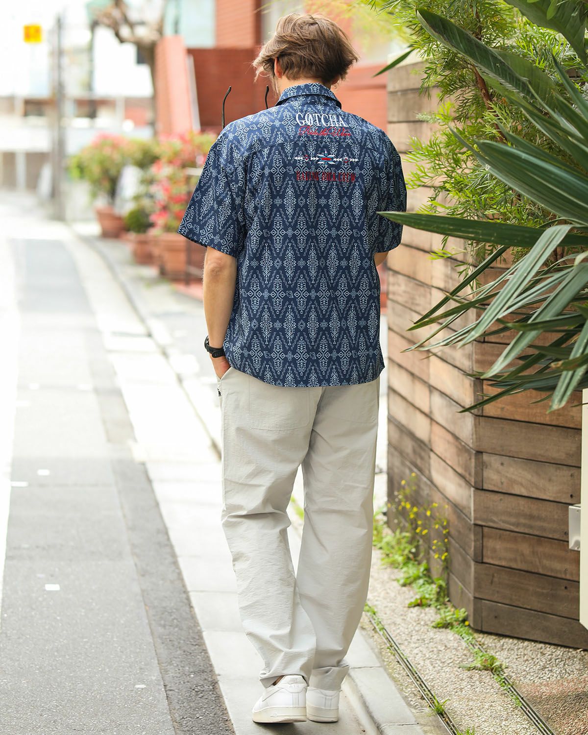 ライトグレー：183cm/70kg(Lサイズ着用)