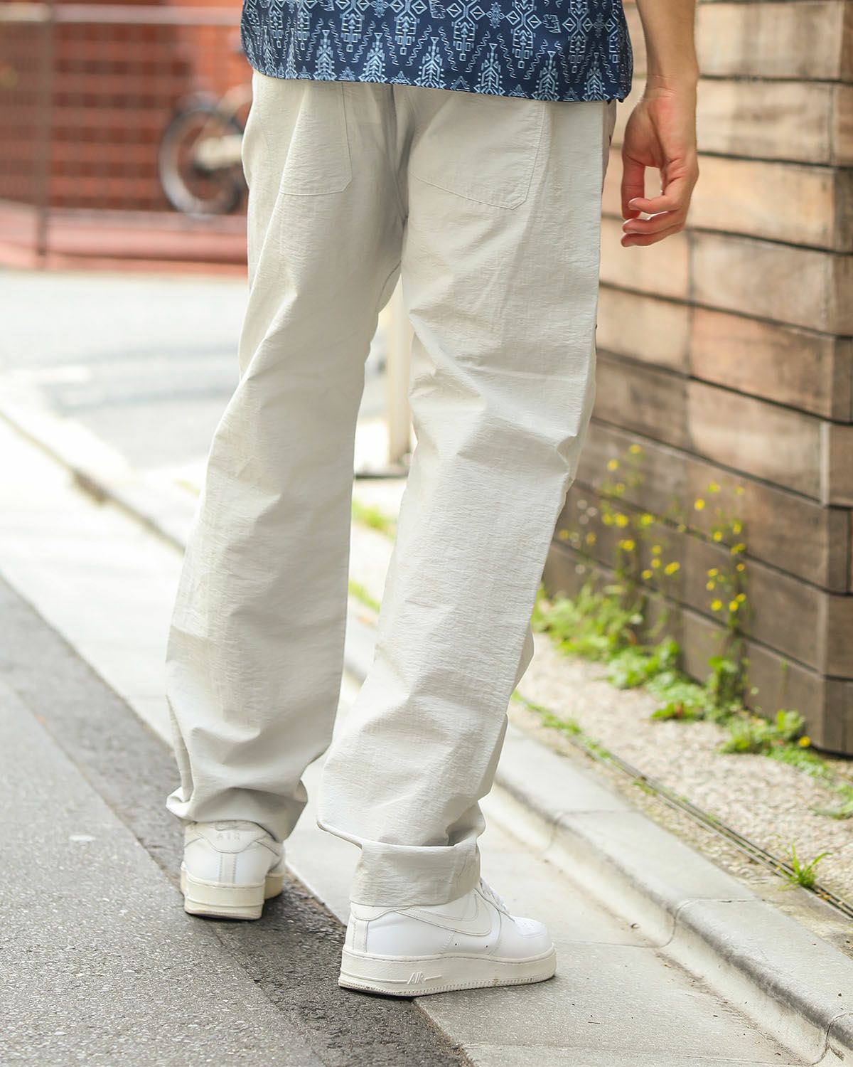 ライトグレー：183cm/70kg(Lサイズ着用)