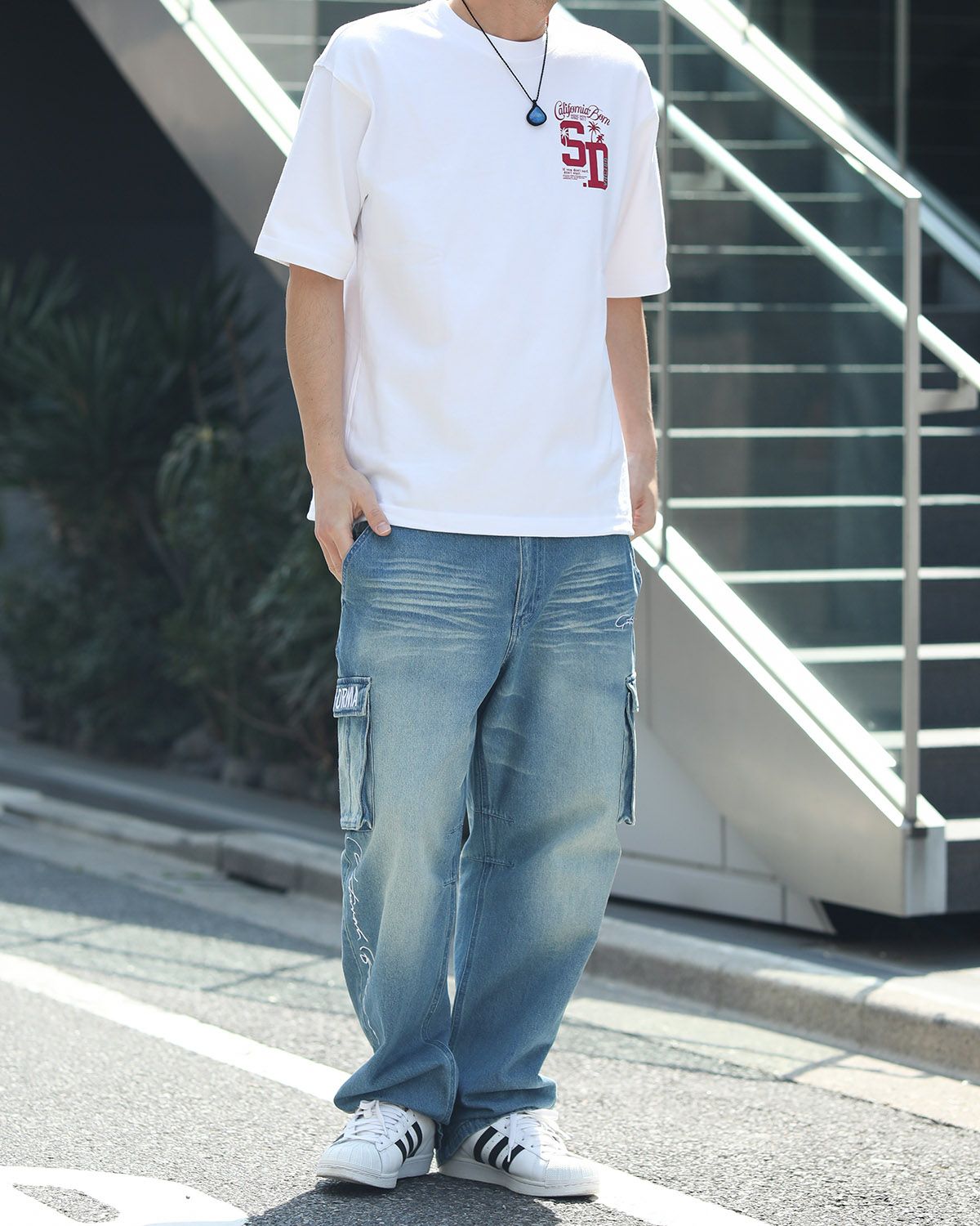 ホワイト：180cm67kg(Lサイズ着用)