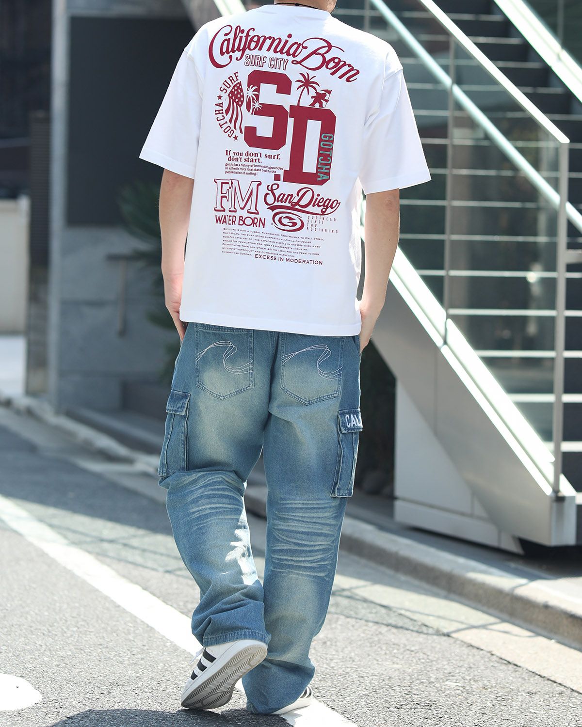 ホワイト：180cm67kg(Lサイズ着用)