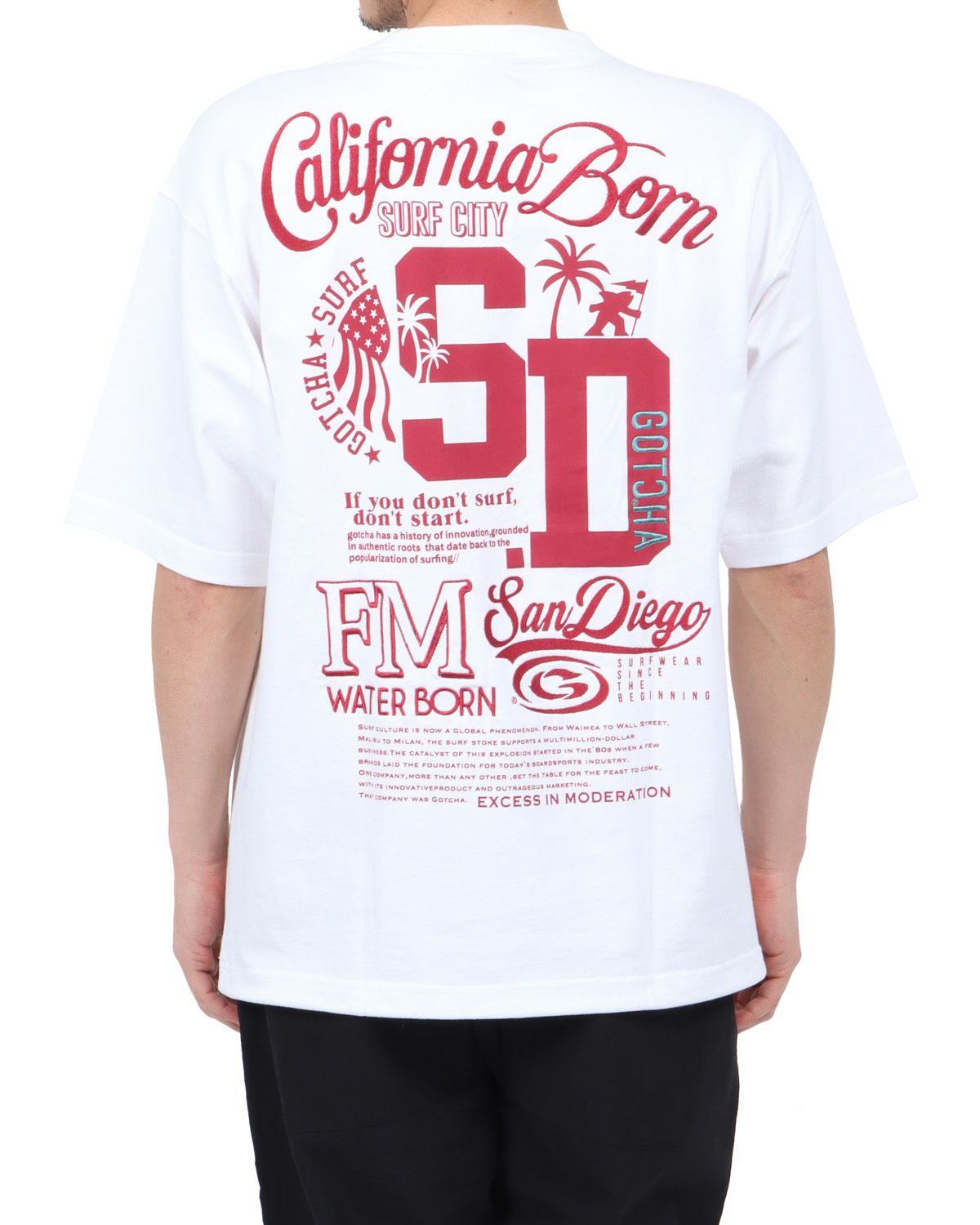 ホワイト：180cm67kg(Lサイズ着用)