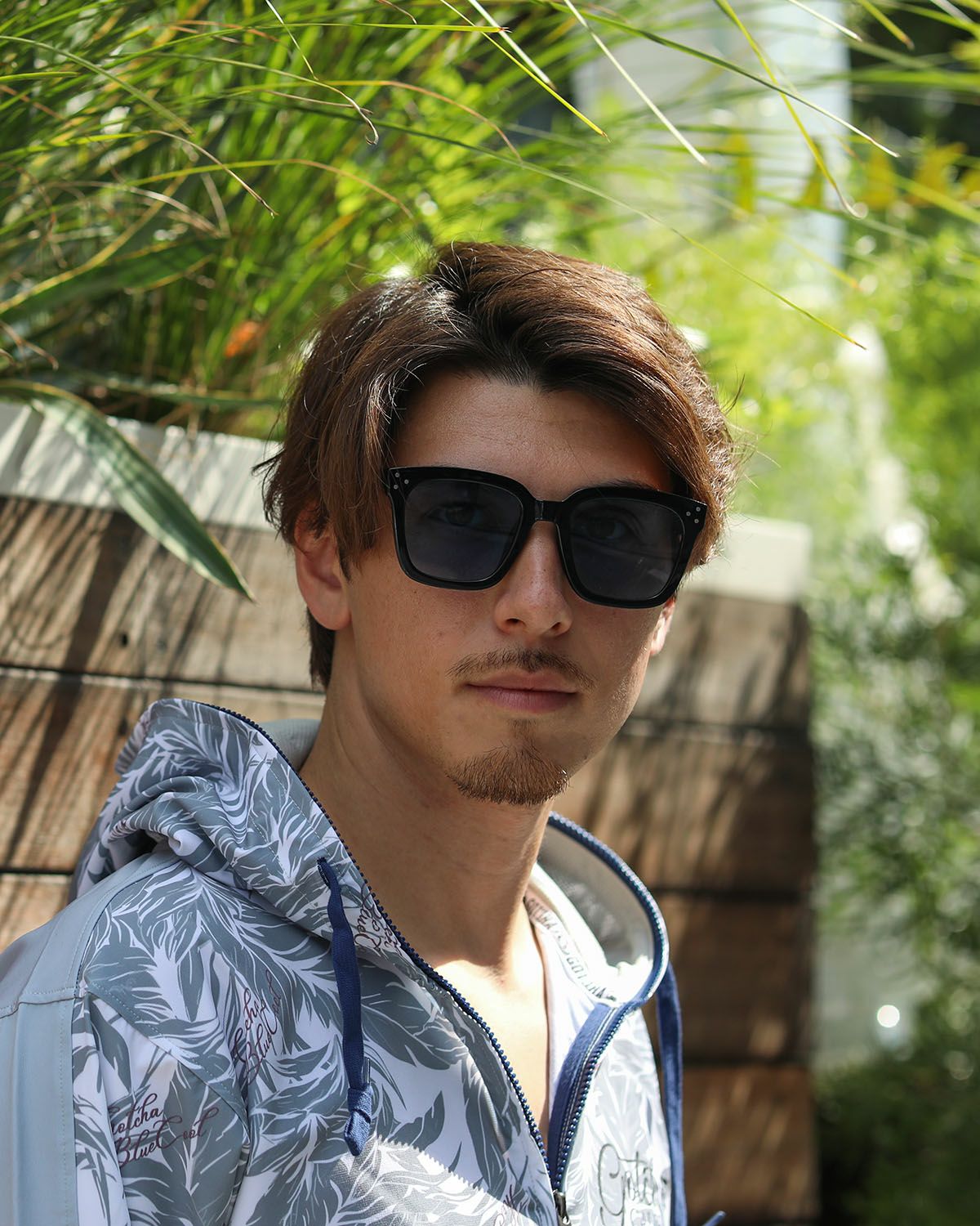 ブルー