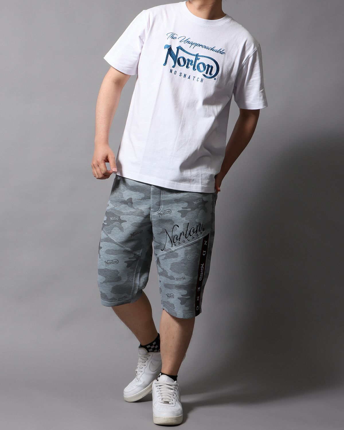 ホワイト：178cm/75kg(Lサイズ着用)