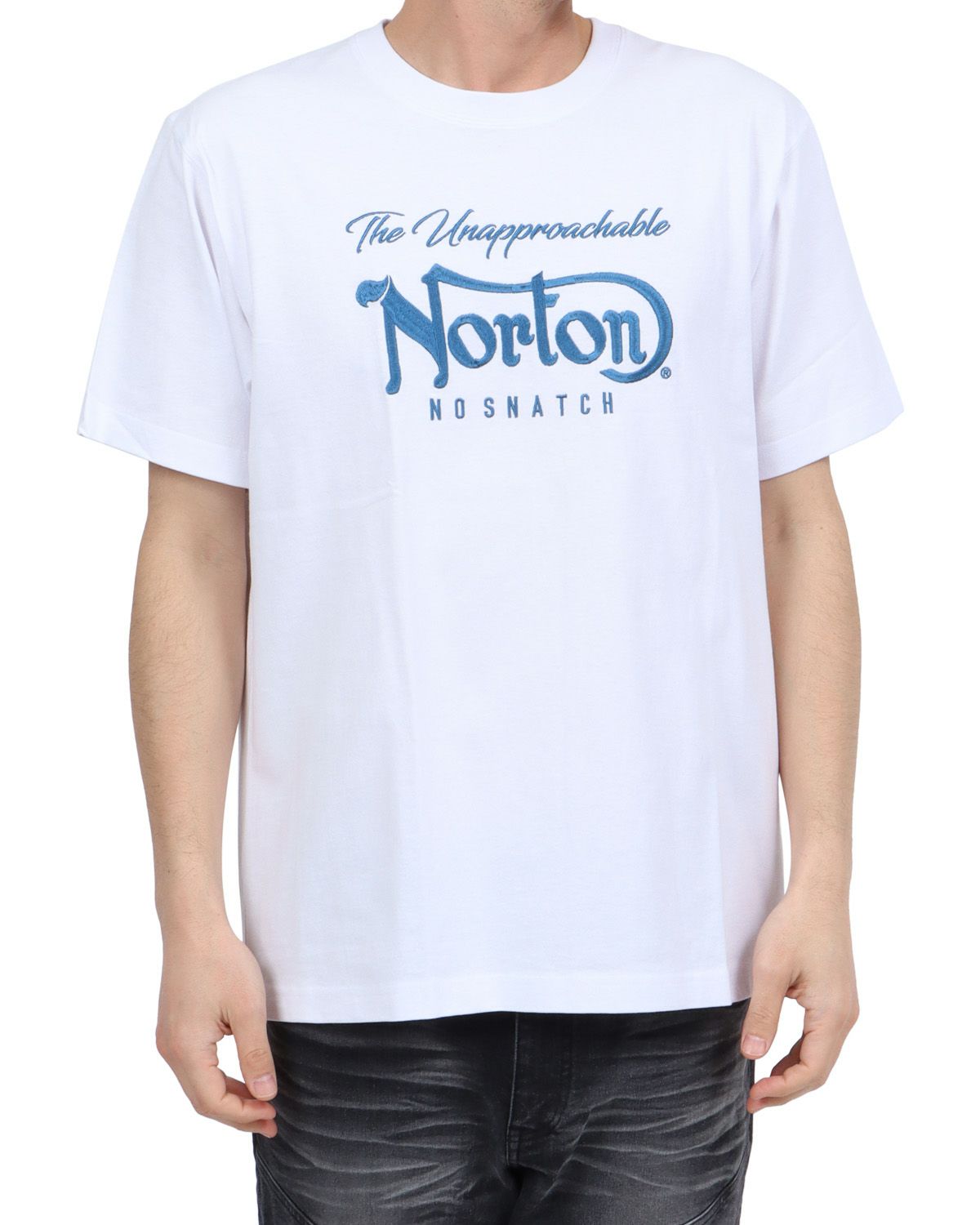 ホワイト：180cm67kg(Lサイズ着用)